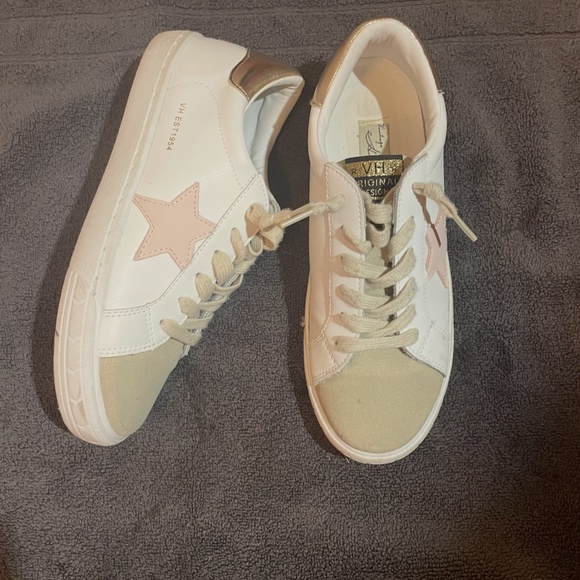 This is a Vintage Havana Bianca sneaker - Picture 2 of 6